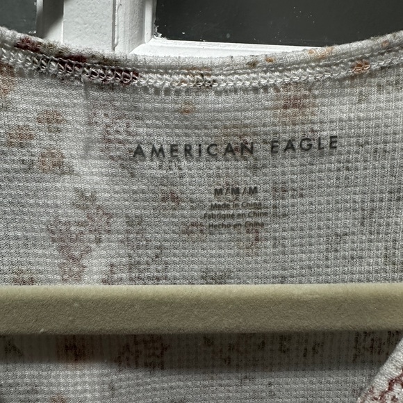American Eagle Outfitters Cream Floral Print Crop T-Shirt - Picture 5 of 7